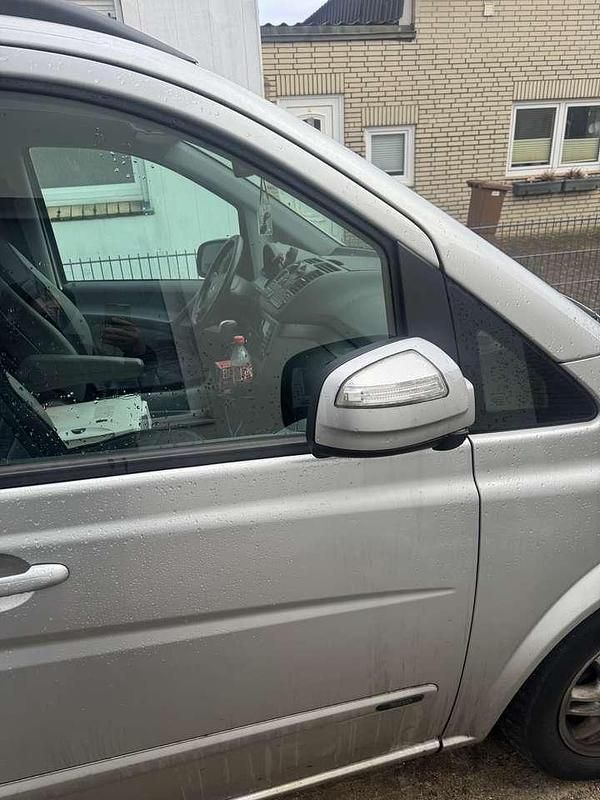 Gebraucht Mercedes Viano 116 PS (85 kW) 2009 Silber Van / Kleinbus