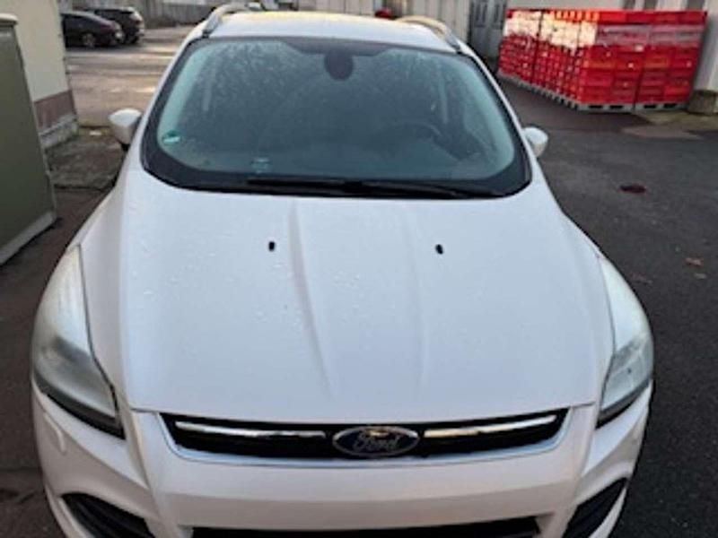 Gebraucht Ford Kuga Individual 150 PS (110 kW) 2015 Weiß SUV