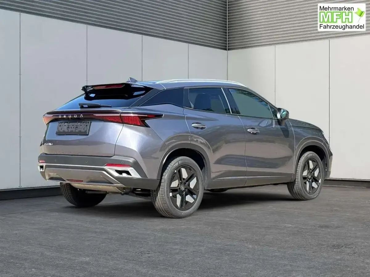 Neu Omoda 5 147 PS (108 kW) 2026 Grau SUV