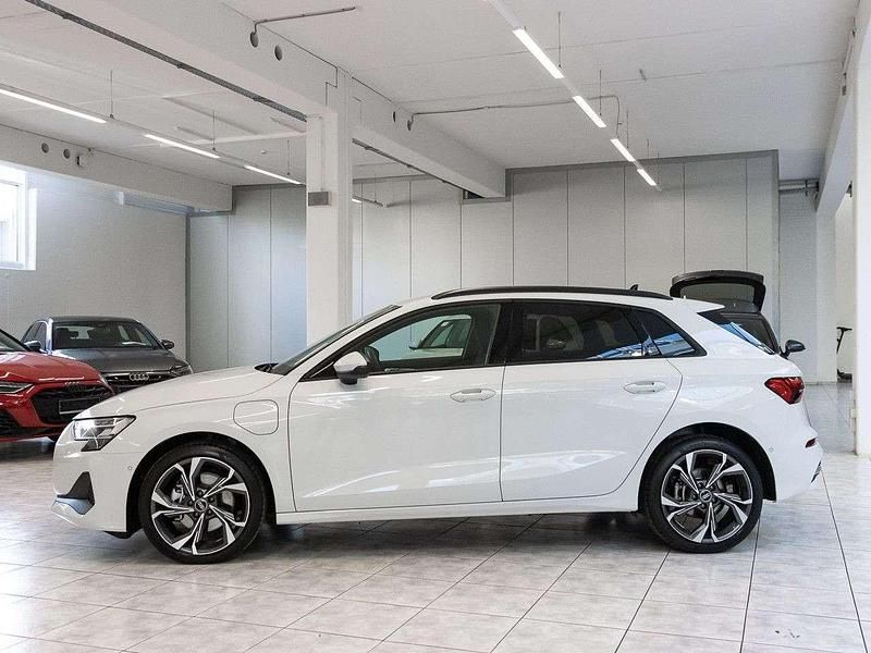 Gebraucht Audi A3 Sport 204 PS (150 kW) 2025 Weiß Limousine