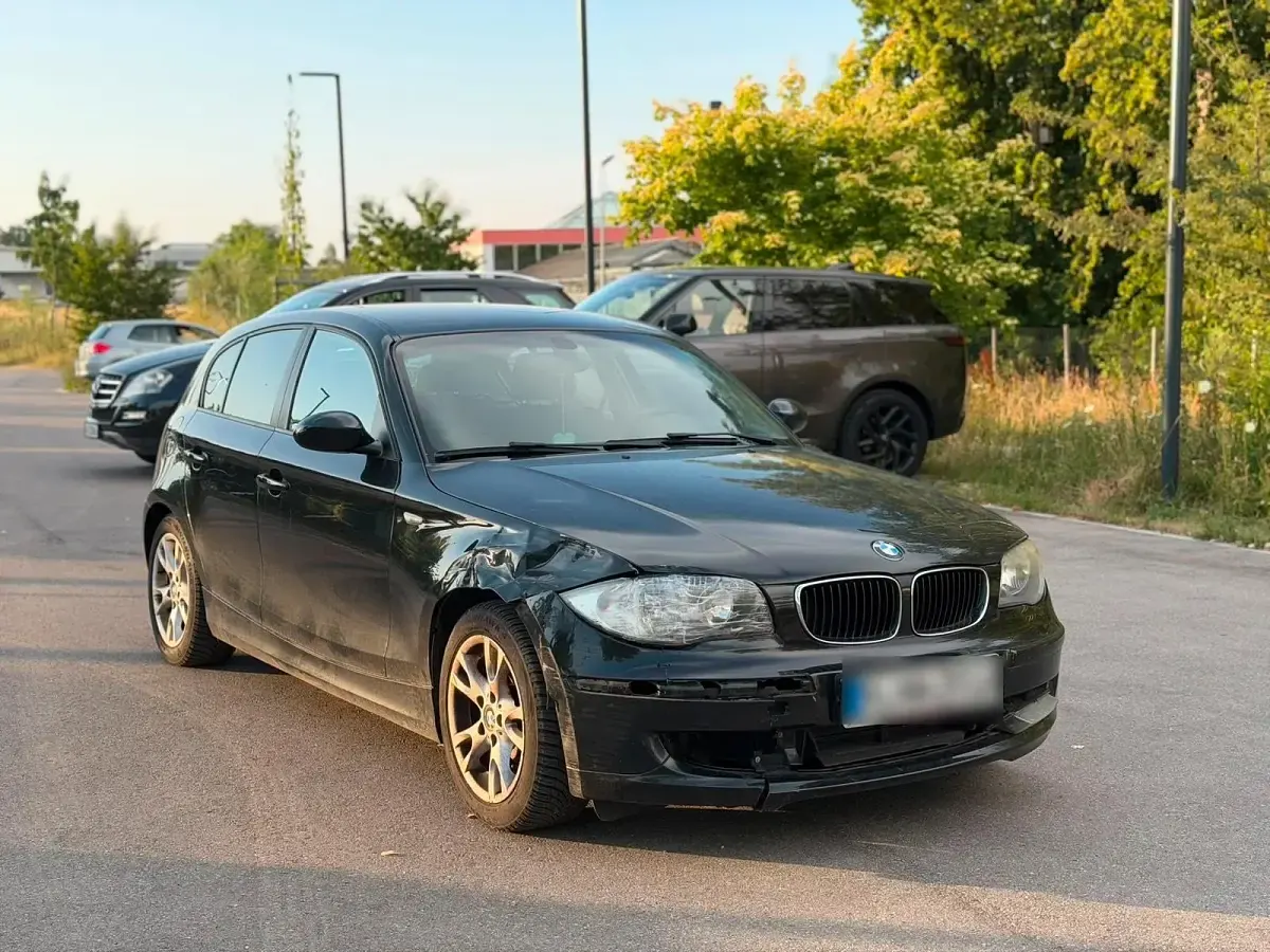 Gebraucht BMW 116 116 PS (85 kW) 2006 Schwarz Kleinwagen