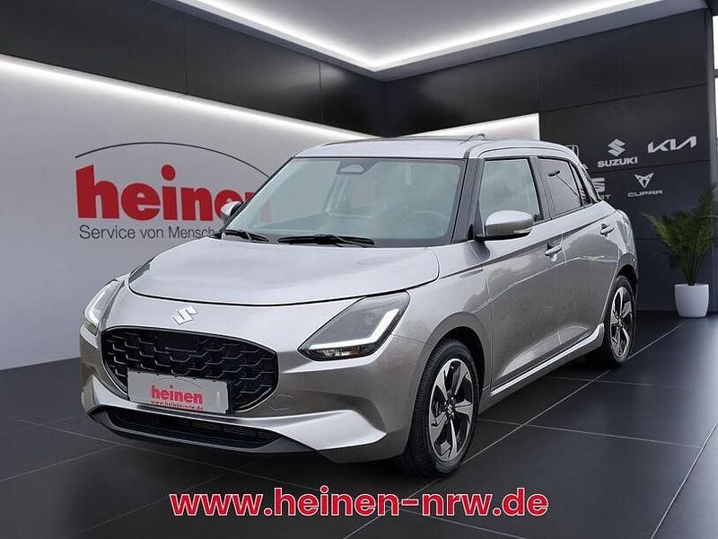 Silber Gebraucht 2024 Suzuki Swift Comfort+ Kleinwagen | 17.299 € (Guter Preis) - Bild 1/4