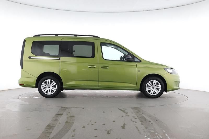 Neu VW Caddy Maxi 116 PS (85 kW) 2025 Golden green Van / Kleinbus