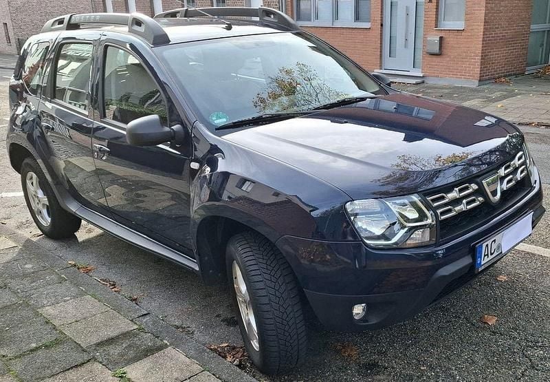 Blau Gebraucht 2016 Dacia Duster SUV | 8.500 € (Guter Preis) - Bild 1/4