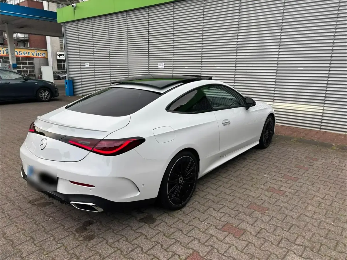 Gebraucht Mercedes CLE200 2024 Weiß Coupé