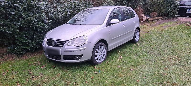 Usado VW Polo 80 HP (58 kW) 2009 Prateado Citadino