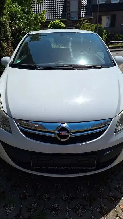 Gebraucht Opel Corsa 69 PS (50 kW) 2011 Weiß Kleinwagen