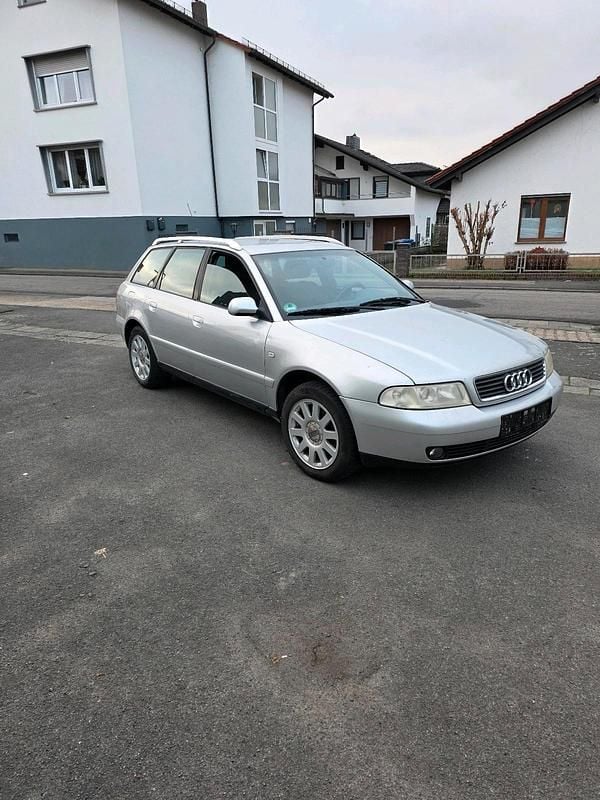 Silber Gebraucht 2002 Audi A4 Kombi | 890 € (Superpreis) - Bild 1/4