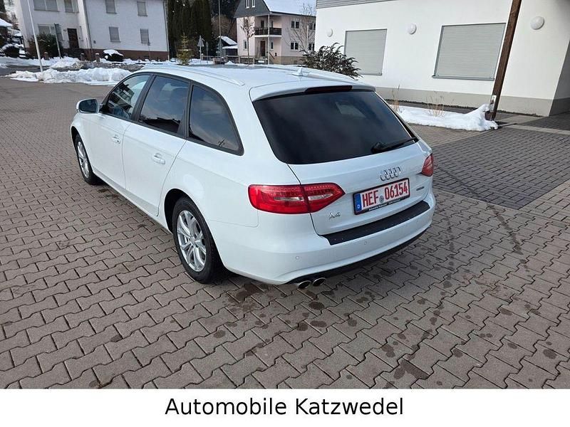 Gebraucht Audi A4 Attraction 190 PS (139 kW) 2015 Weiß Kombi