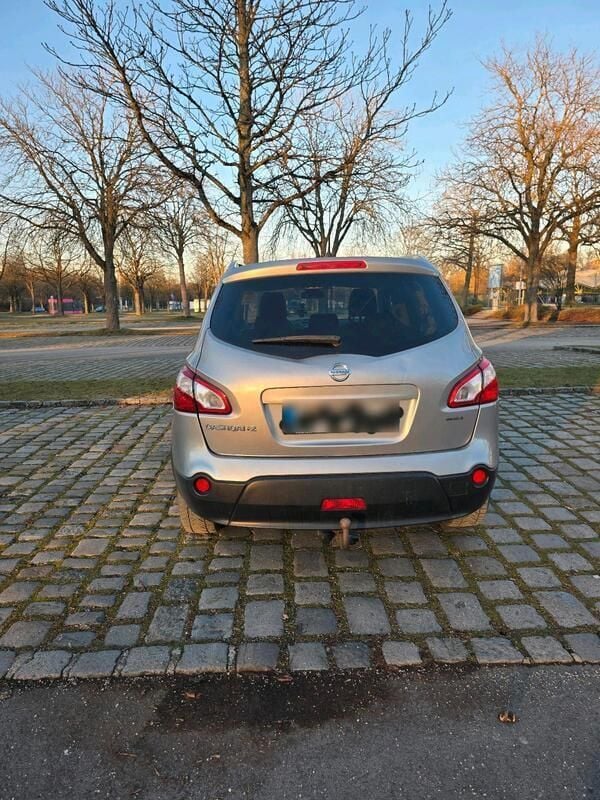 Grau Gebraucht 2012 Nissan Qashqai +2 SUV | 8.000 € (Fairer Preis) - Bild 1/4