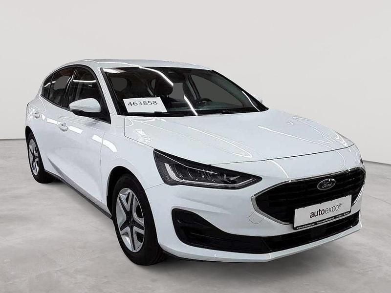 Frozen white Gebraucht 2022 Ford Focus Cool & Connect Limousine | 15.490 € (Superpreis) - Bild 1/4