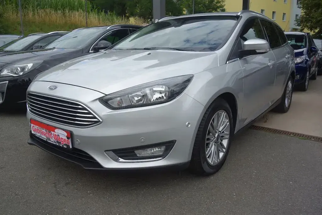 Gebraucht Ford Focus Titanium 120 PS (88 kW) 2015 Silber Limousine