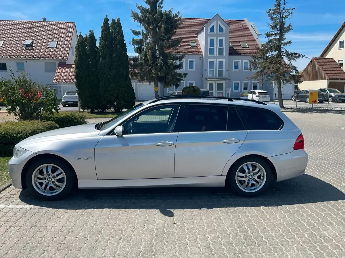 Gebraucht BMW 320 143 PS (105 kW) 2007 Grau Kombi