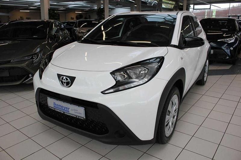 Schneeweiß Neu 2025 Toyota Aygo Business Edition Kleinwagen | 16.890 € - Bild 1/4
