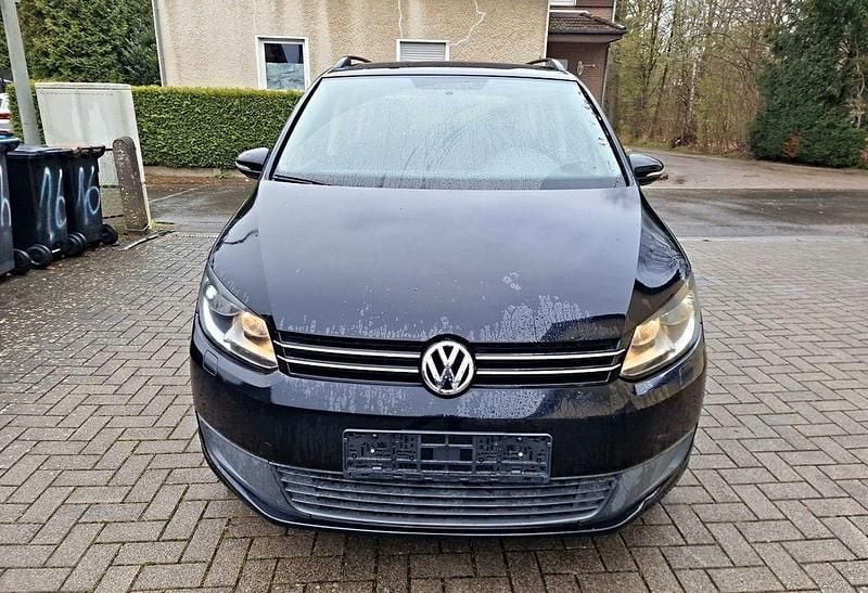 Gebraucht VW Touran Trendline 105 PS (77 kW) 2011 Schwarz Van / Kleinbus