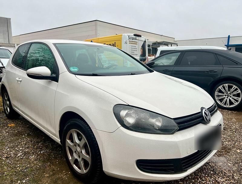 Gebraucht VW Golf VI 85 PS (62 kW) 2011 Weiß Kleinwagen