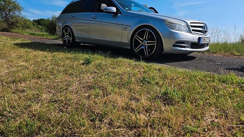 Gebraucht Mercedes C250 204 PS (150 kW) 2010 Silber Kombi
