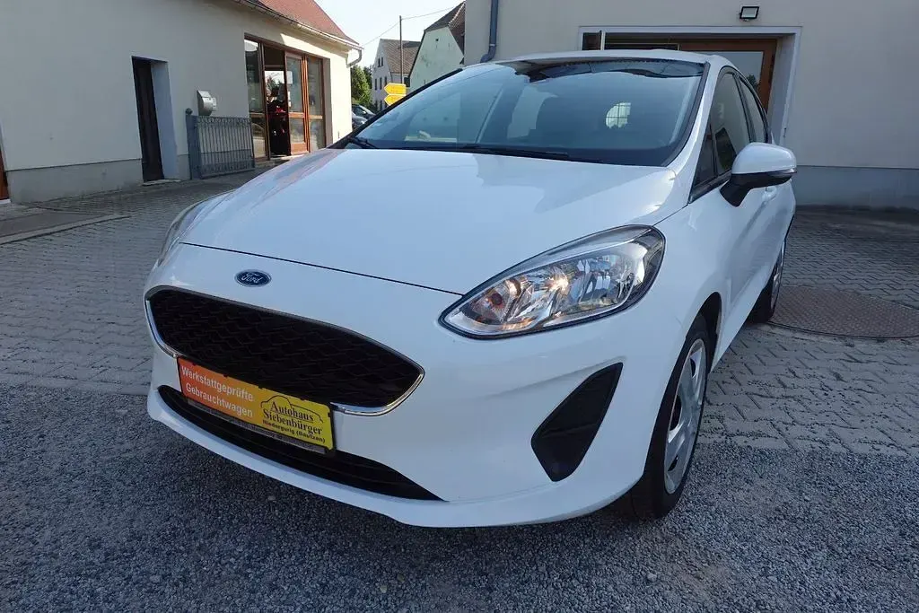 Gebraucht Ford Fiesta Cool & Connect 86 PS (63 kW) 2019 Frostweiß Kleinwagen