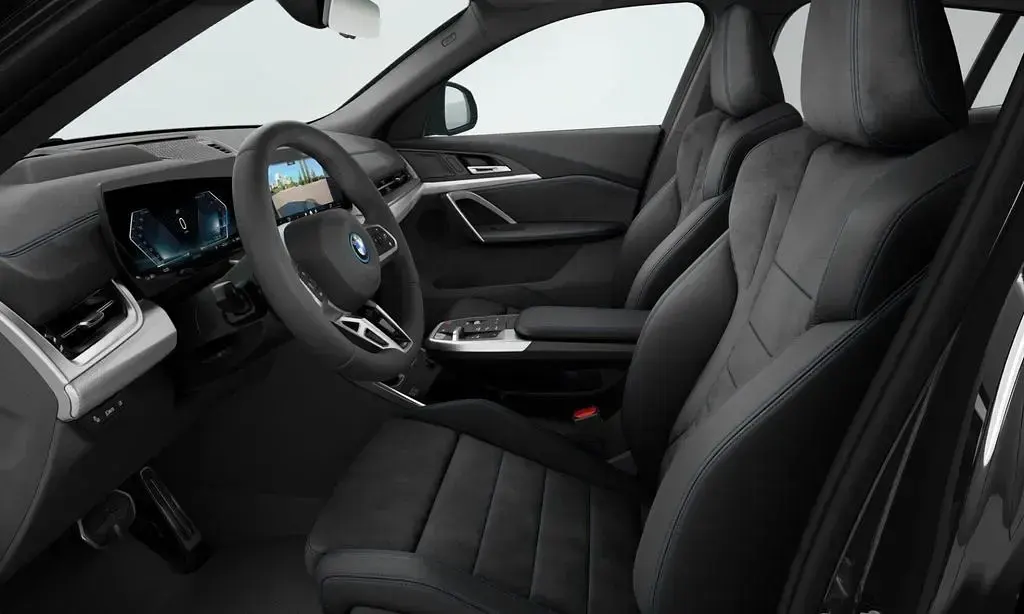 Gebraucht BMW iX2 M Sport 230 kW (313 PS) 2025 Saphirschwarz metallic SUV