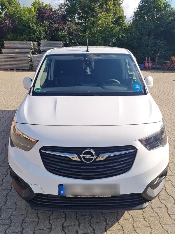 Weiß Gebraucht 2020 Opel Combo Van / Kleinbus | 10.999 € (Guter Preis) - Bild 1/4