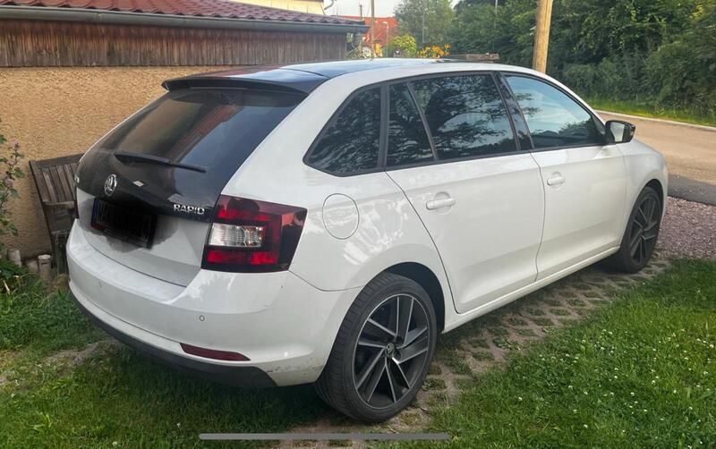 Weiß Gebraucht 2016 Skoda Rapid Monte Carlo Limousine | 9.800 € (Guter Preis) - Bild 1/4