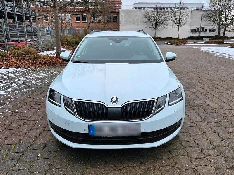 Gebraucht Skoda Octavia Clever 116 PS (85 kW) 2018 Weiß Kombi