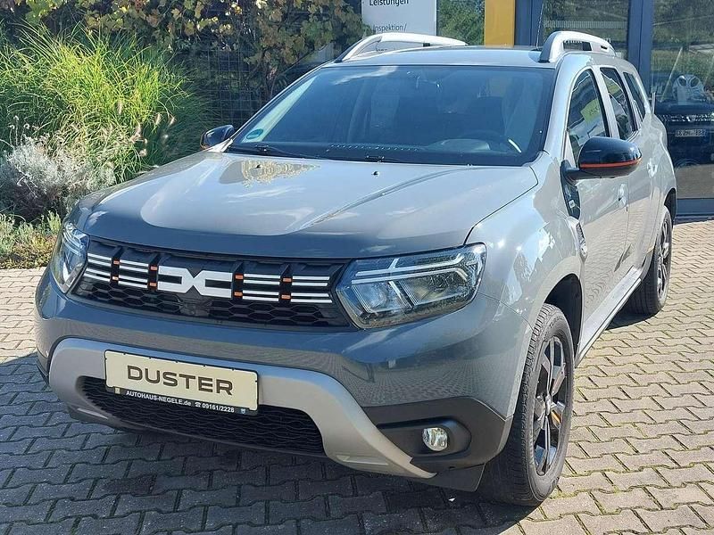 Städtisches grau Gebraucht 2023 Dacia Duster Extreme SUV | 19.870 € (Fairer Preis) - Bild 1/4
