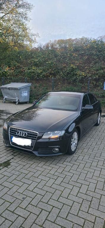 Gebraucht Audi A4 Ambiente 160 PS (117 kW) 2010 Schwarz Limousine