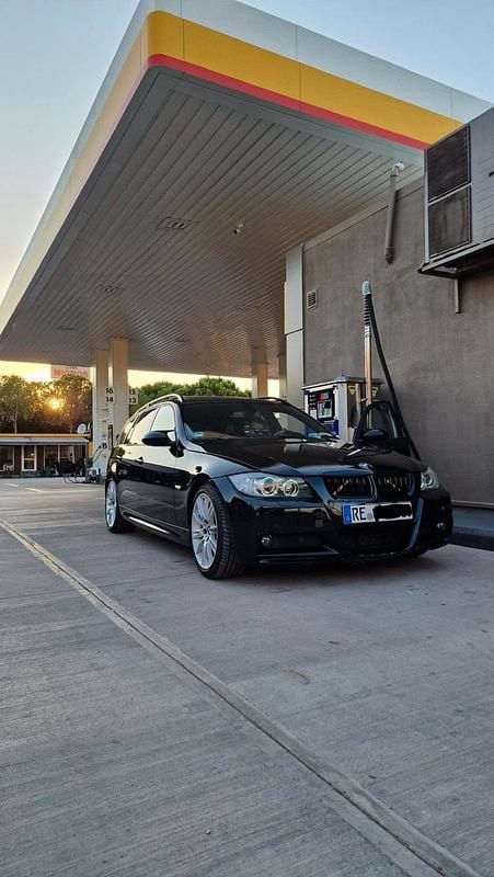Gebraucht BMW 325 197 PS (144 kW) 2007 Schwarz Kombi