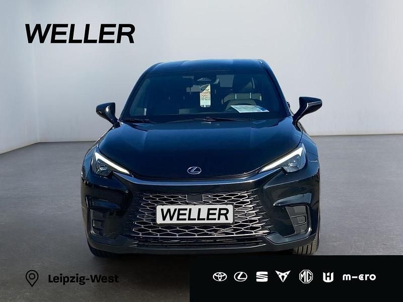 Neu Lexus LBX 136 PS (100 kW) 2026 Schwarz SUV