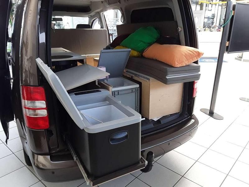 Gebraucht VW Caddy Maxi Team 105 PS (77 kW) 2015 Toffeebraun metallic Van / Kleinbus