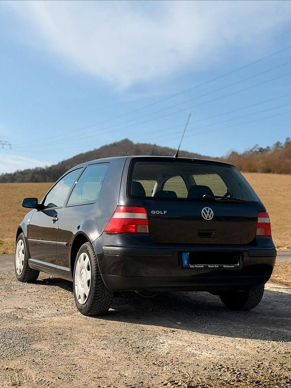 Gebraucht VW Golf IV 75 PS (55 kW) 2001 Schwarz Kleinwagen