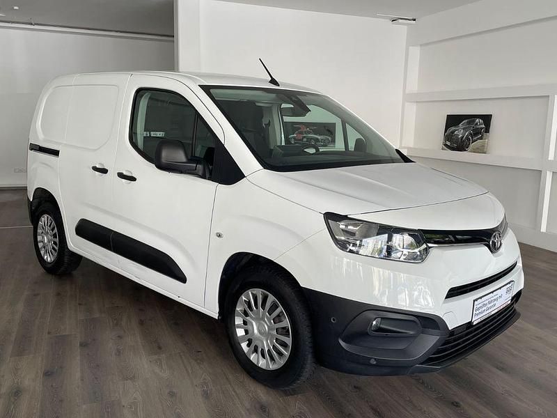 Weiß Gebraucht 2021 Toyota Proace City City Van | 9.990 € (Superpreis) - Bild 1/4