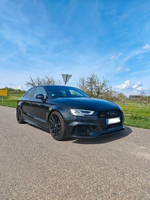 Second-hand Audi RS3 Advanced 400 CP (294 kW) 2019 Negru Berlinǎ