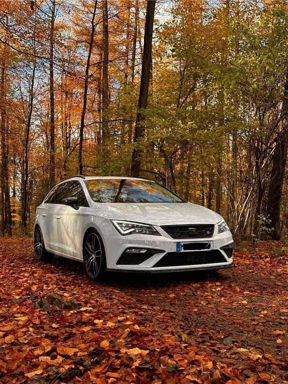 Weiß Gebraucht 2018 Seat Leon ST FR Kombi | 17.500 € (Etwas zu teuer) - Bild 1/4