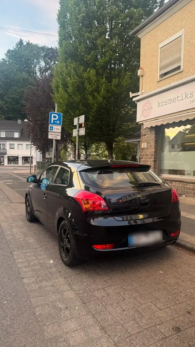 Gebraucht Kia ProCeed 126 PS (92 kW) 2009 Schwarz Kleinwagen