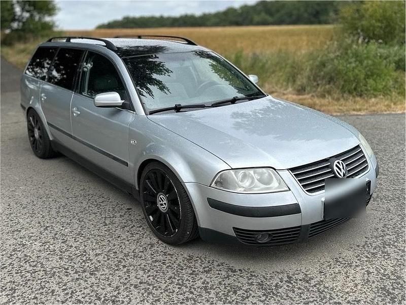 Silber Gebraucht 2002 VW Passat Kombi | 1.300 € (Guter Preis) - Bild 1/4