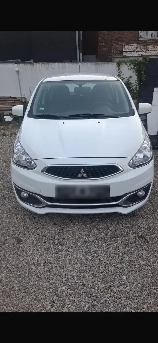 Gebraucht Mitsubishi Space Star 71 PS (52 kW) 2018 Weiß Kleinwagen
