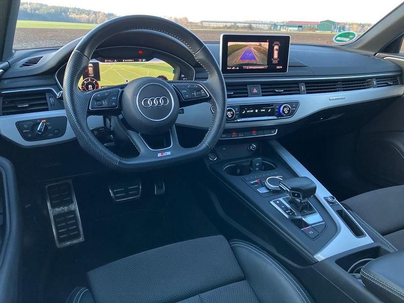 Gebraucht Audi A4 Sport 231 PS (169 kW) 2019 Grau Kombi