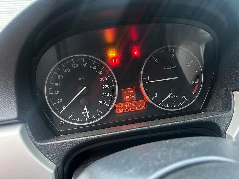 Gebraucht BMW 320 163 PS (119 kW) 2012 Grau Kombi