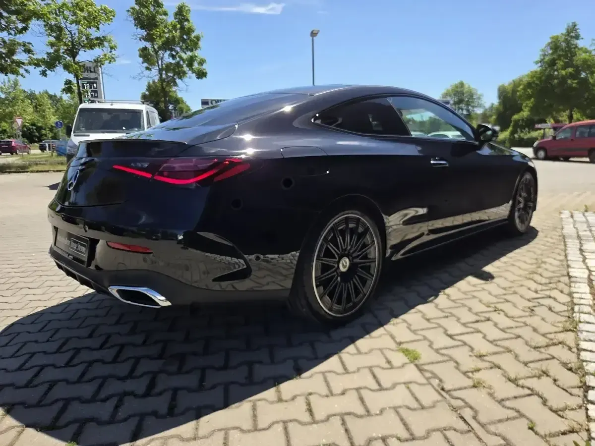 Gebraucht Mercedes CLE300 AMG 258 PS (189 kW) 2025 Andere Coupé