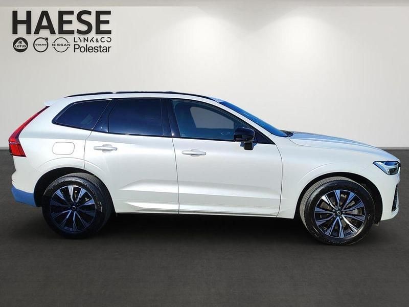 Gebraucht Volvo XC60 Plus 197 PS (144 kW) 2022 Crystal white SUV