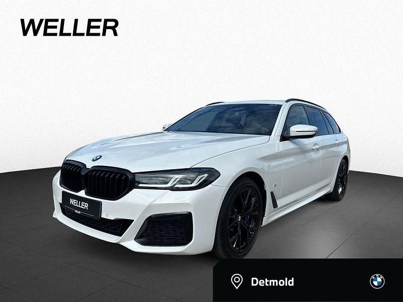 Weiss Gebraucht 2023 BMW 540 Comfort Edition Kombi | 46.950 € (Etwas zu teuer) - Bild 1/4