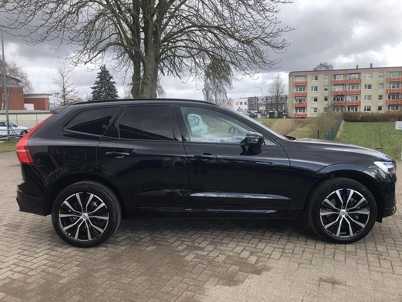 Gebraucht Volvo XC60 Plus 250 PS (183 kW) 2025 Onyx black / metallic SUV