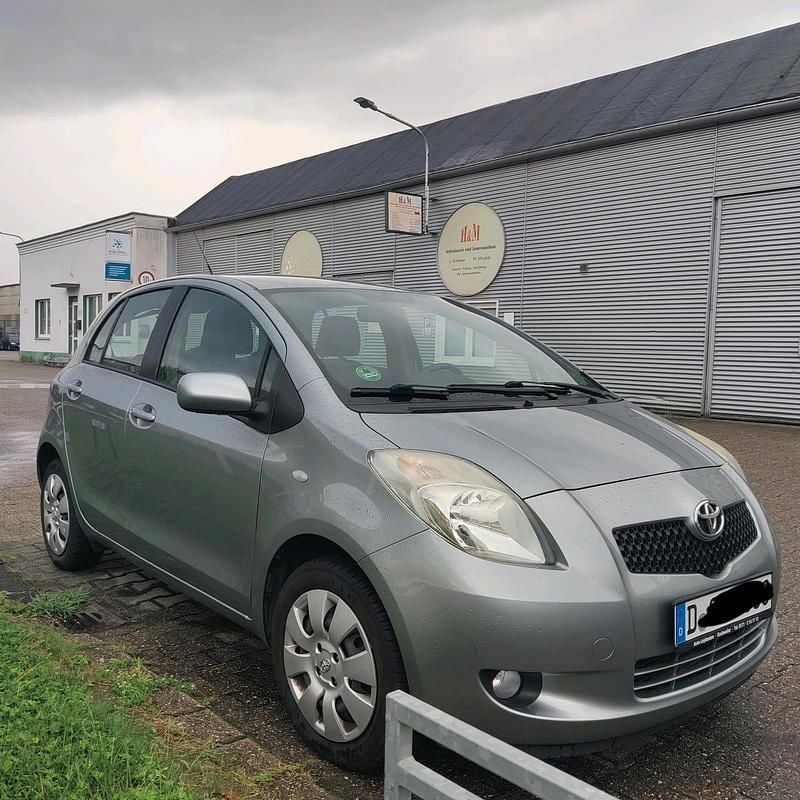 Gebraucht 2009 Toyota Yaris Kleinwagen | 3.300 € (Guter Preis) - Bild 1/4