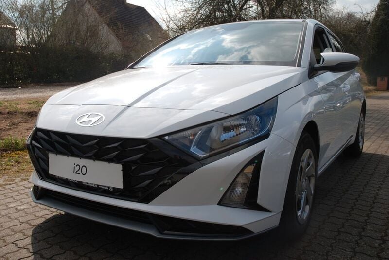 Gebraucht Hyundai i20 Select 101 PS (74 kW) 2024 Weiß Limousine