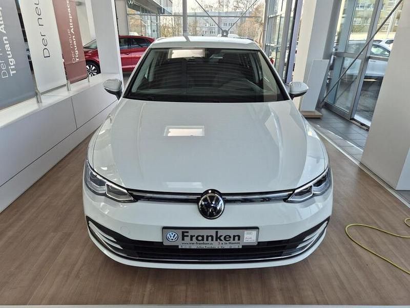 Gebraucht VW Golf VII 150 PS (110 kW) 2021 Weiss Kleinwagen