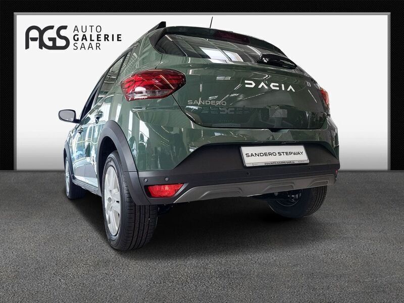Second-hand Dacia Sandero Expression 101 CP (74 kW) 2024 Gri Hatchback