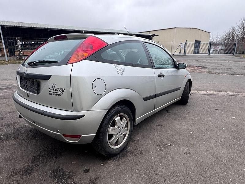 Używany Ford Focus Trend 101 KM (74 kW) 2002 Sedan/Limuzyna