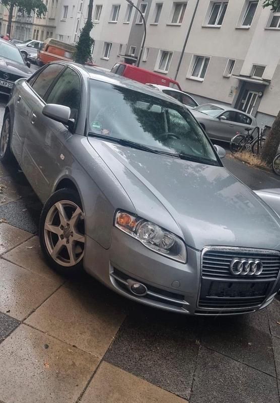 Grau Gebraucht 2005 Audi A4 Limousine | 2.600 € (Guter Preis) - Bild 1/4